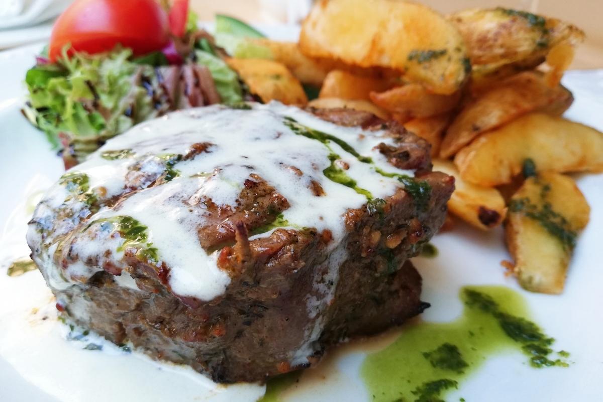 Beef Steaks With Blue Cheese